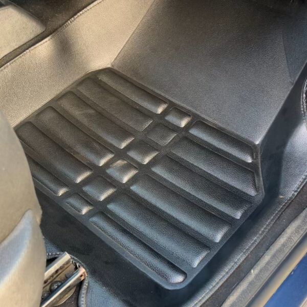 Tapi en cuir sur mésure renault kongoo